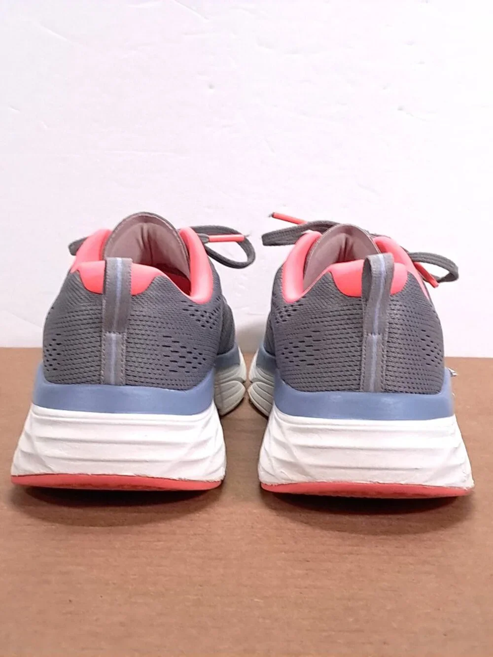 Skechers Max Cushioning Go Run Shoes Women 9.5 Gray Pink Athletic 128551 GYCL